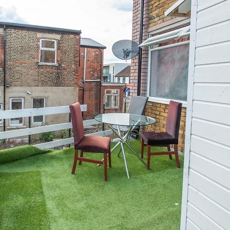 Modern Apartments In Bromley, Greater London Near Tesco And Sundridge Park Station Exterior foto