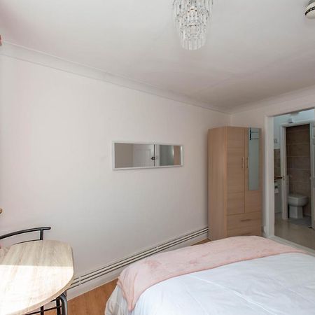 Modern Apartments In Bromley, Greater London Near Tesco And Sundridge Park Station Exterior foto
