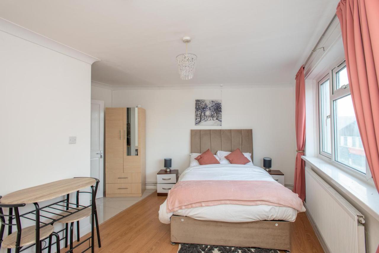 Modern Apartments In Bromley, Greater London Near Tesco And Sundridge Park Station Exterior foto